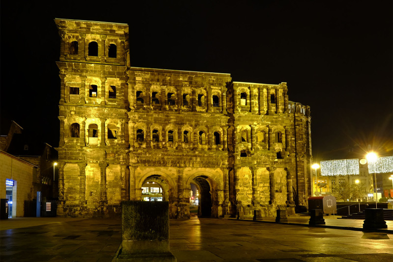 Porta Nigra bei Nacht